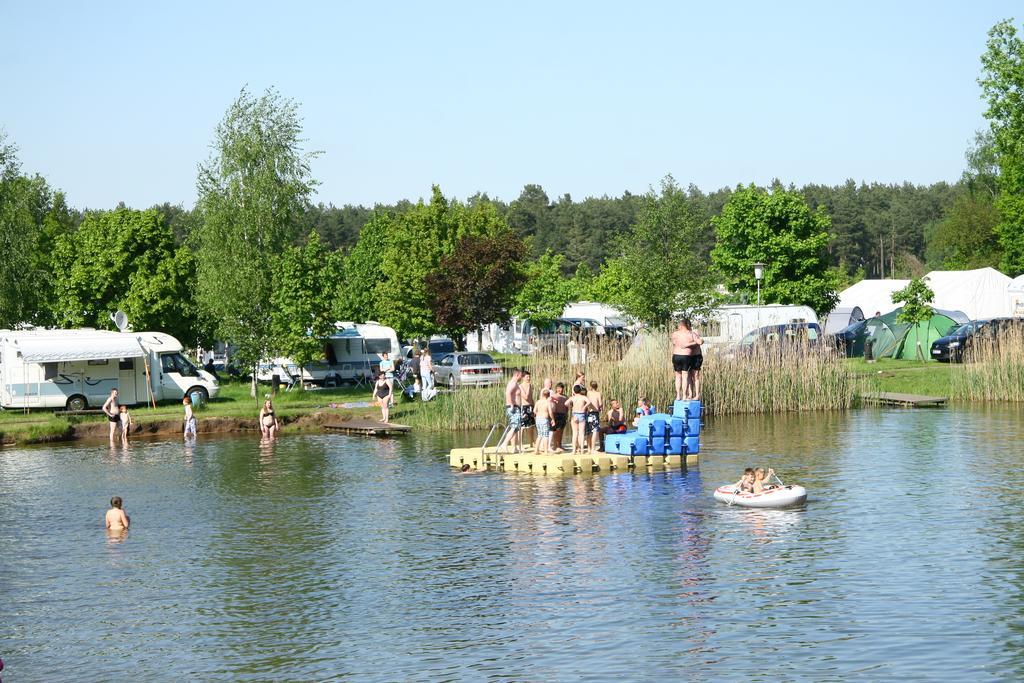 Schönebeck Ferien-& Erlebnispark Ploetzky מראה חיצוני תמונה